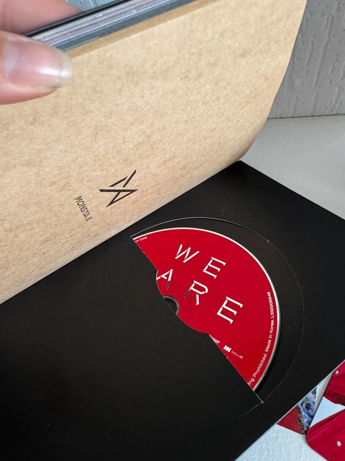 Monsta X We Are Here (Version 1) Très bon état + 2 photocards 💙 – photo 7
